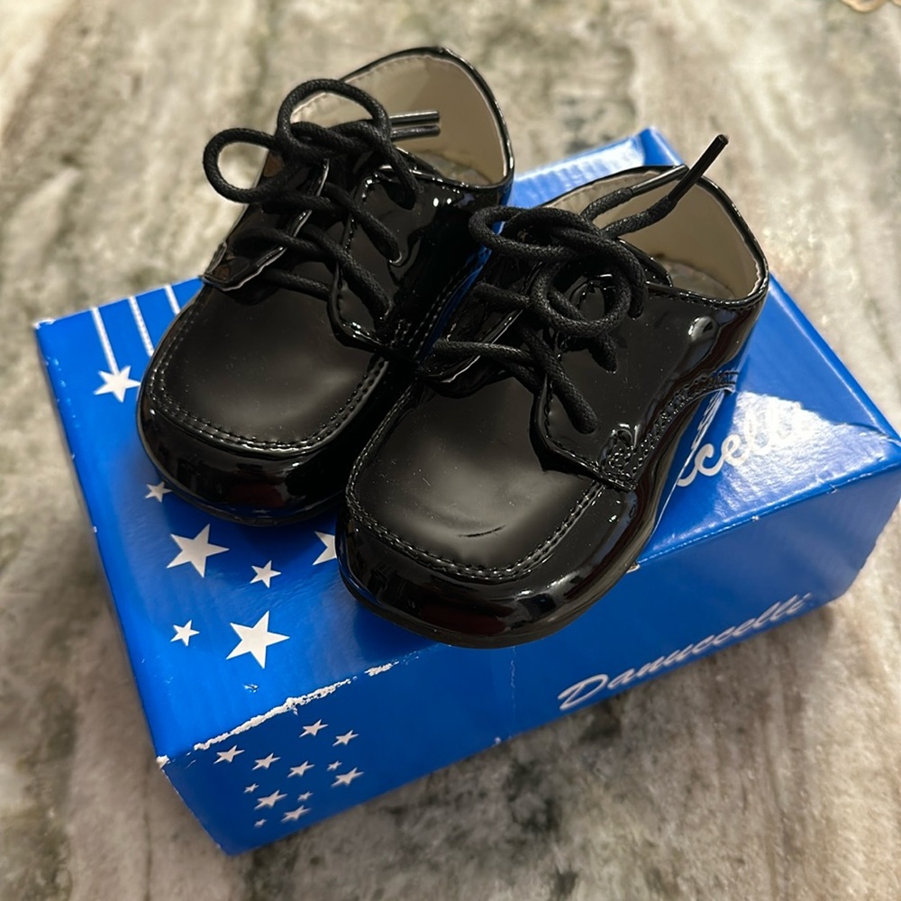 Size 6 black patent leather baby dress shoes